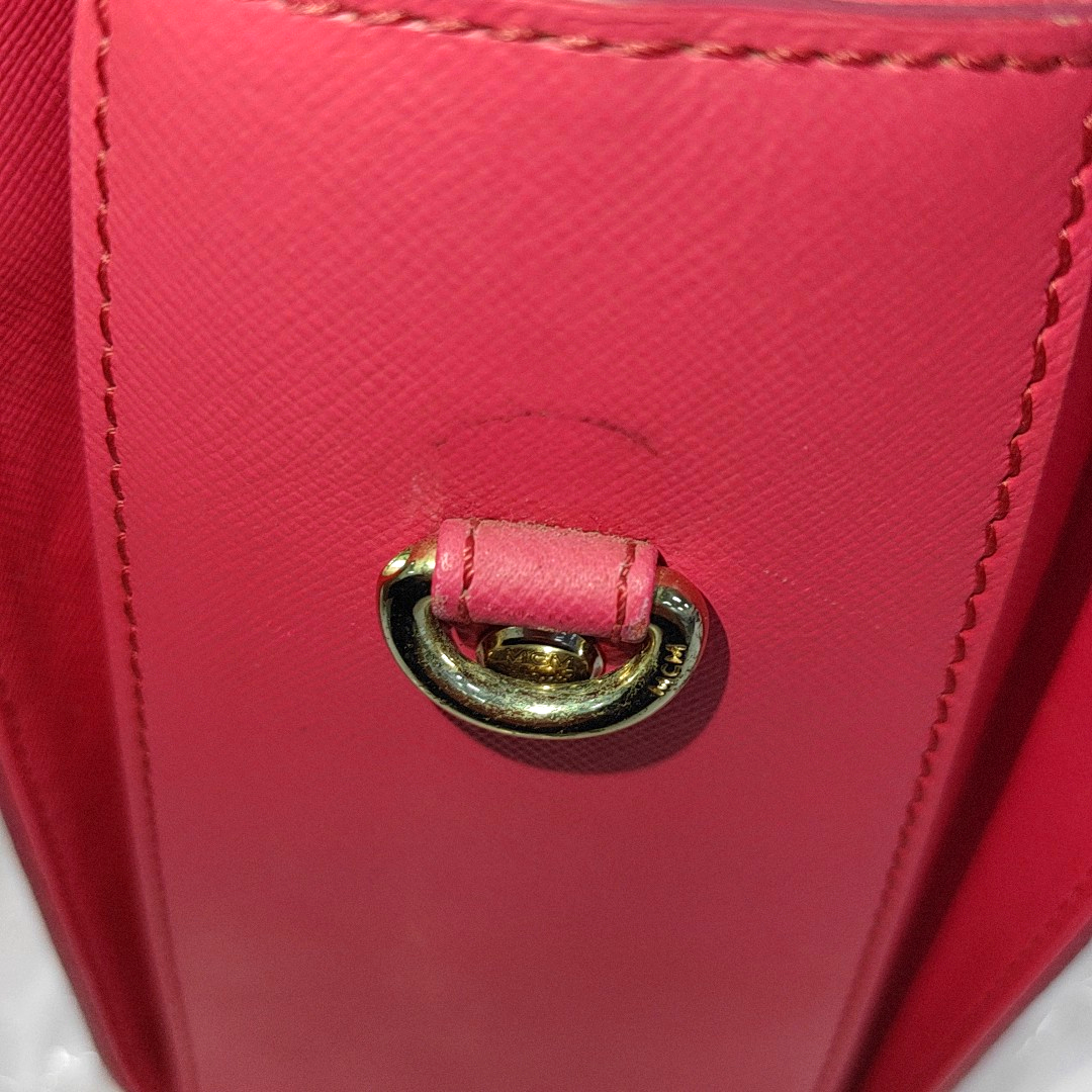 MCM NUOVO Red Leather Embossed Shoulder Bag Tote Bag Crossbody Bag Golden hardware Removable shoulder strap-(SKU)-14100965