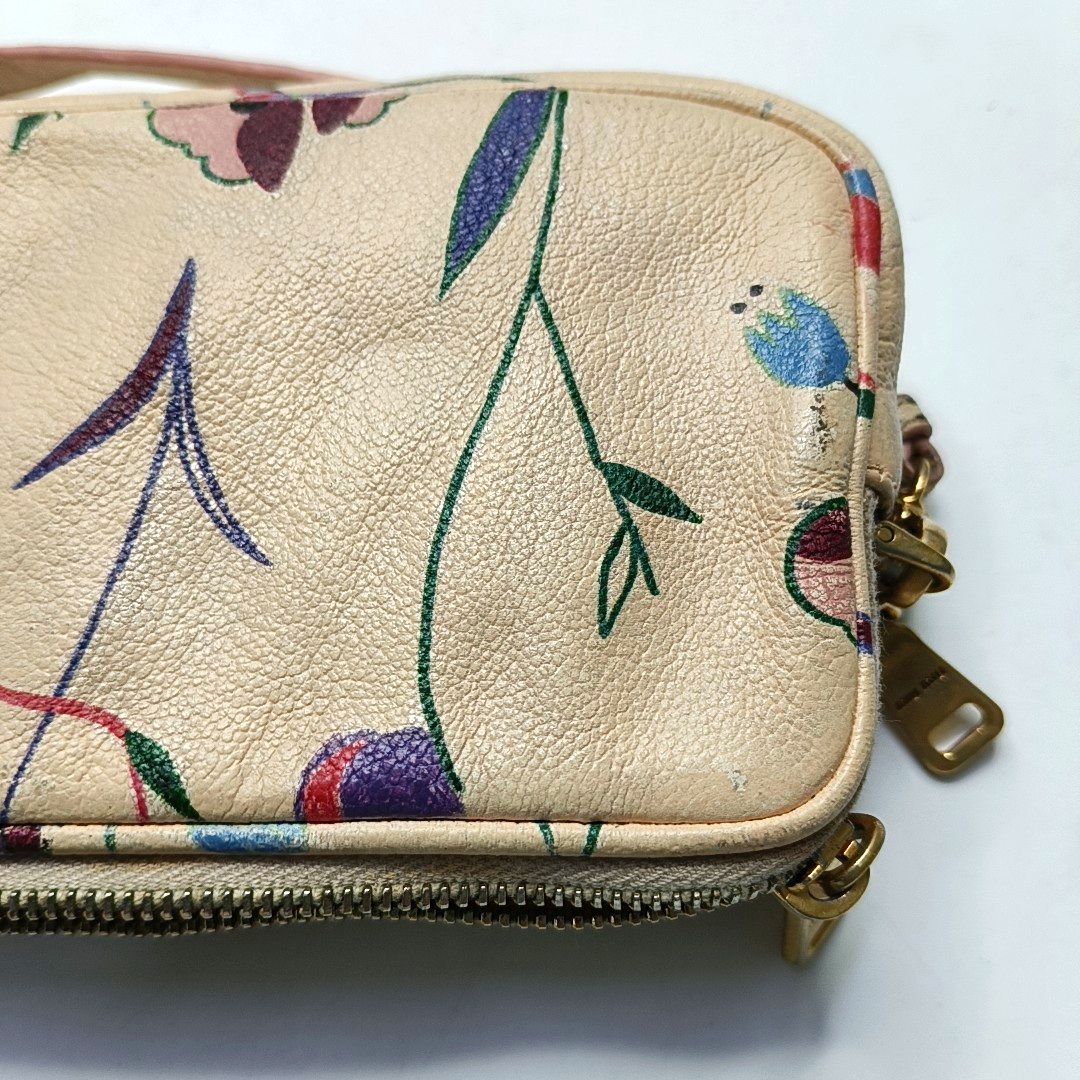 Miu Miu Beige Cowhide Printed Handbag Golden hardware-(SKU)-953382271