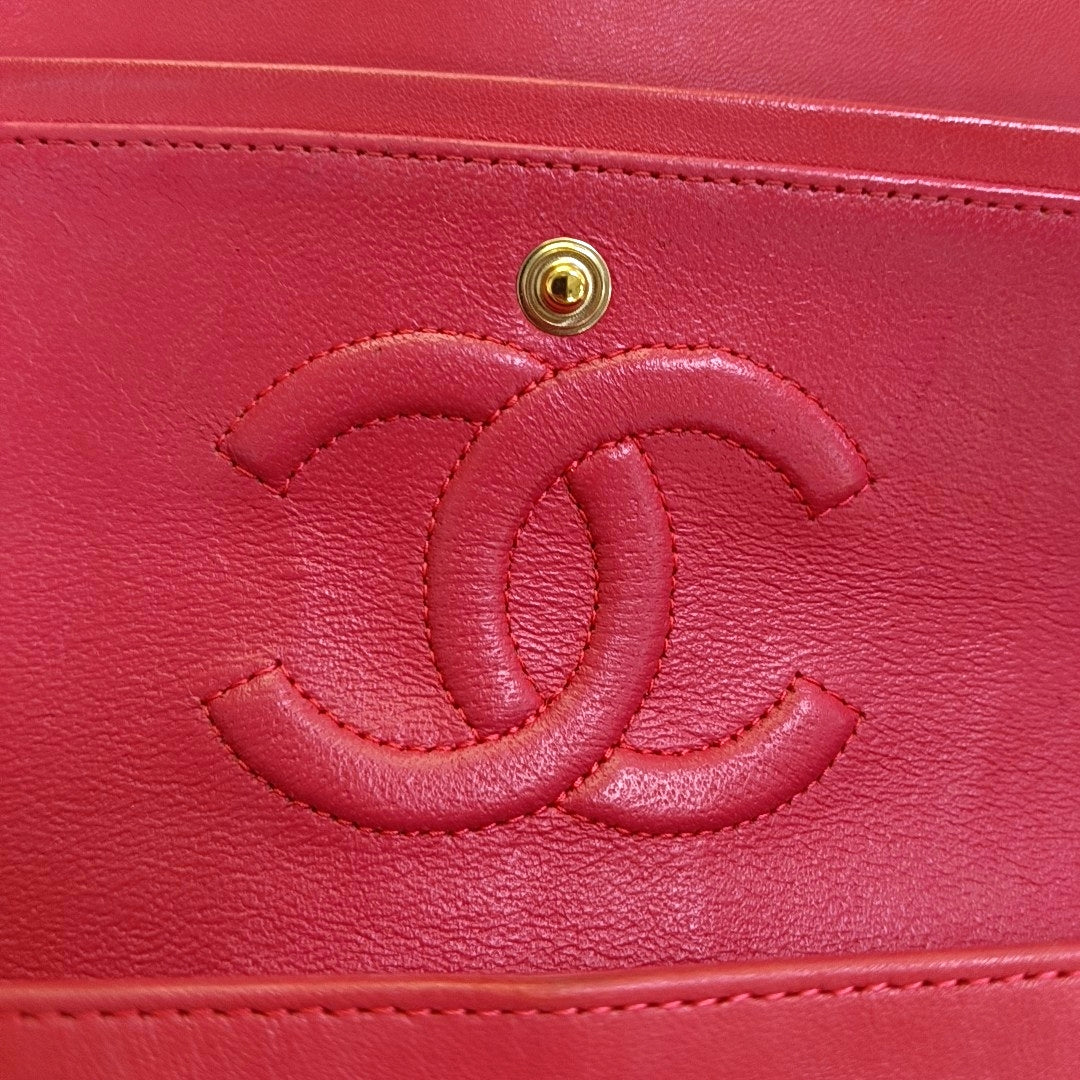 CHANEL CLASSIC FLAP Medium-sized Pink Lamb Skin Quilted V Pattern Crossbody Bag Shoulder Bag 24 Clasp Golden Hardware-(SKU)-967790368