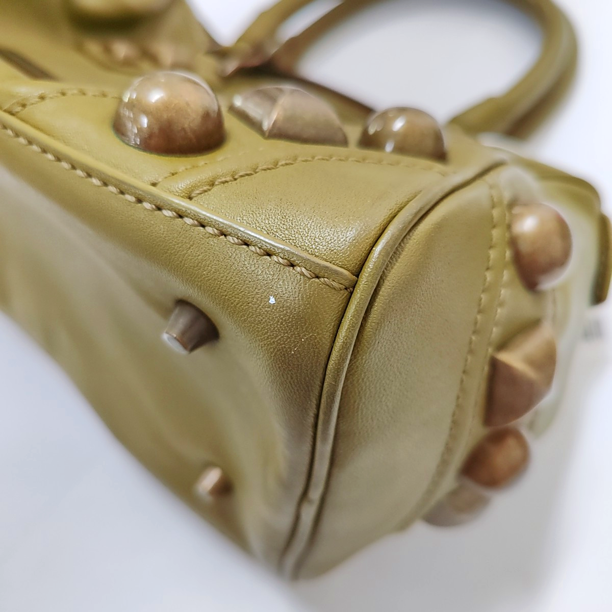 BURBERRY Green Cowhide Studs Handbag Golden hardware-(SKU)-944901889