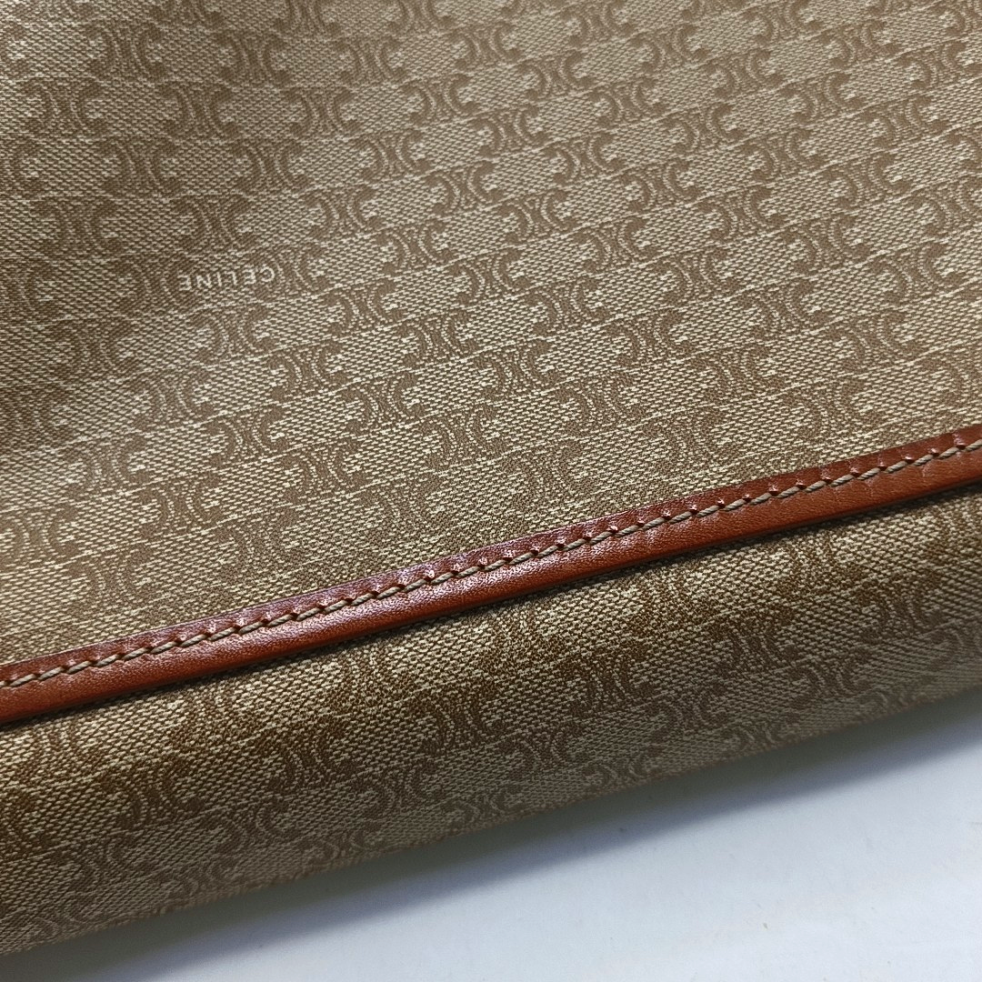 CELINE Khaki Coated Canvas Triumph Plaid Crossbody Single Shoulder Bag Golden hardware Removable shoulder strap-(SKU)-947868249