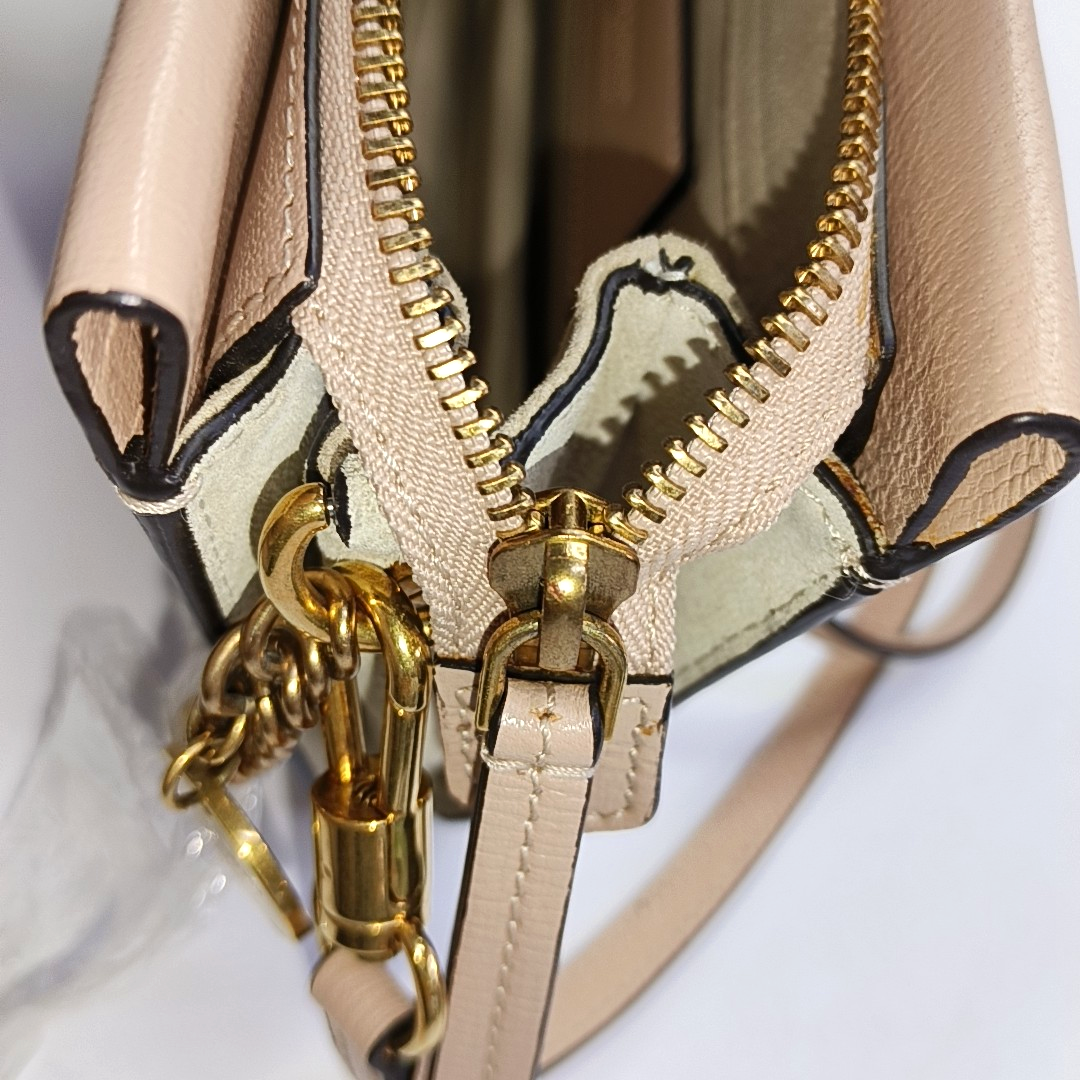 GIVENCHY Light Pink Leather Sling Bag Single Shoulder Bag Golden hardware Removable shoulder strap-(SKU)-944292326