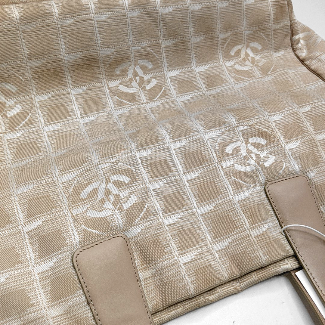 CHANEL TRAVEL LINE Ivory Fabric Ice Grid Single Shoulder Bag Tote Bag Golden hardware 9nan-(SKU)-944131983
