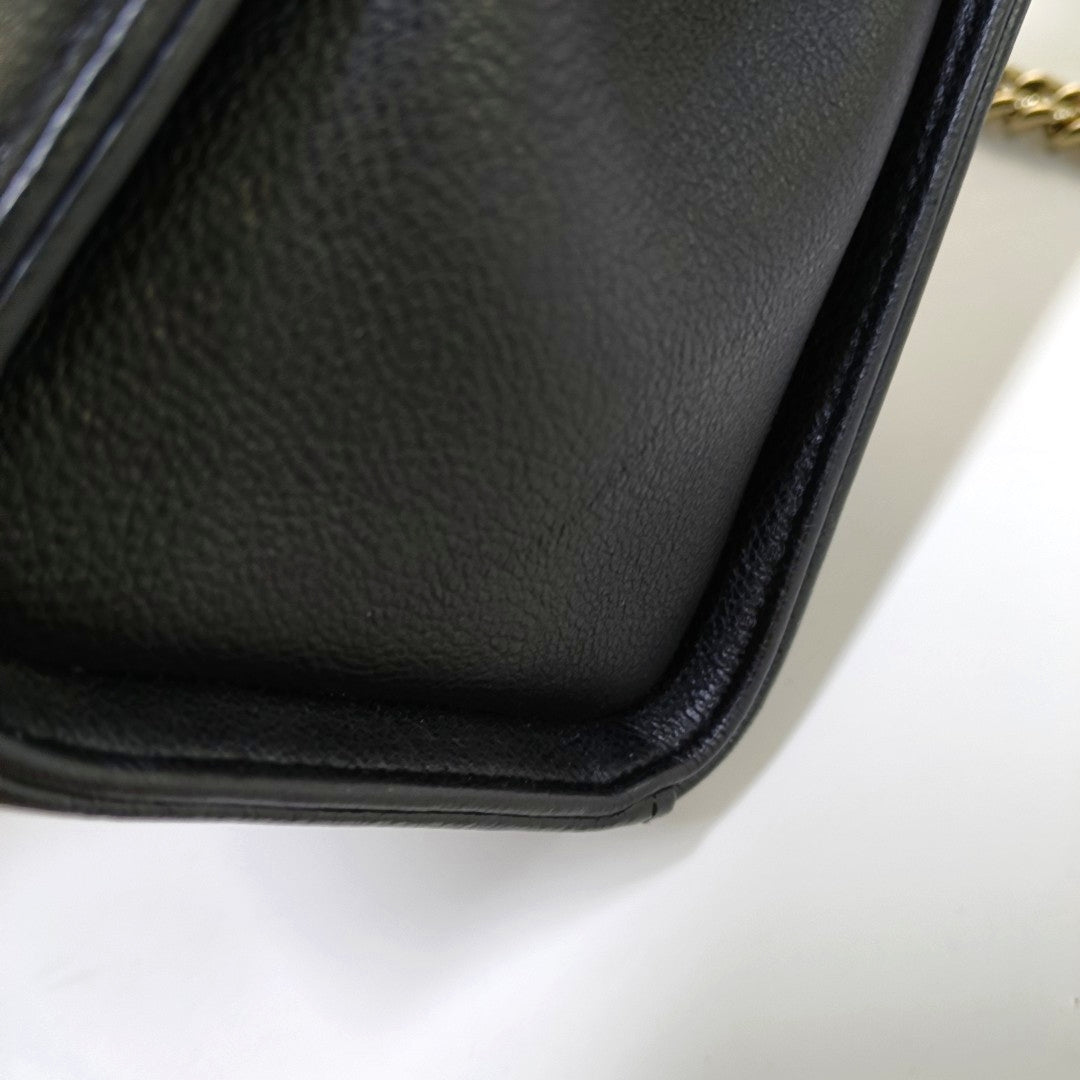CHANEL LABEL CLICK Black Calfskin Shoulder Bag Golden Hardware 23 Clasp-(SKU)-969413962