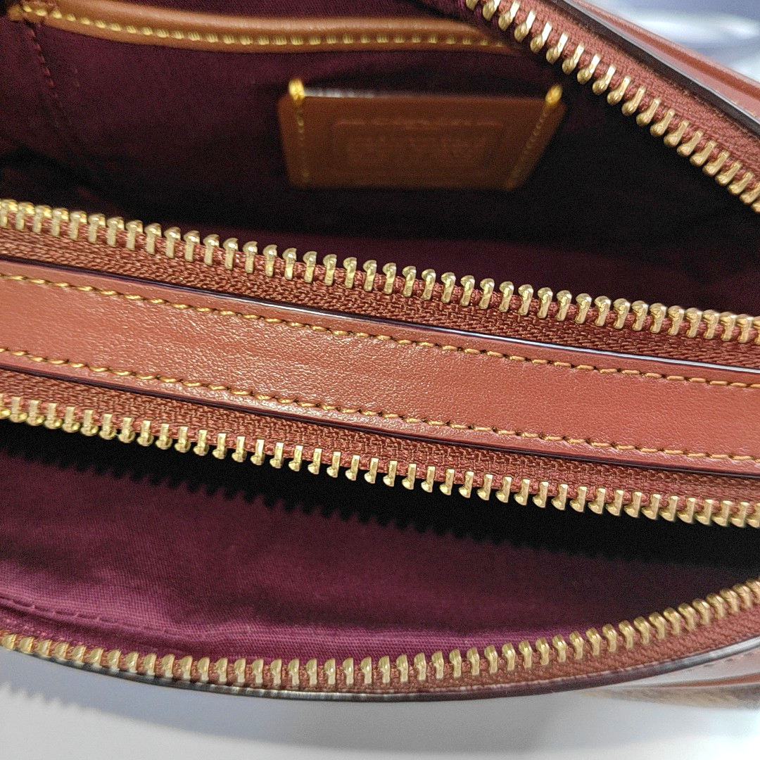 COACH WILLOW 20 Brown Leather Vintage Shoulder and Crossbody Bag Golden hardware Removable shoulder strap-(SKU)-943456010