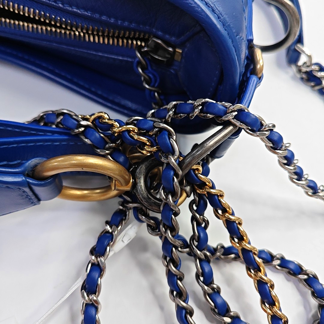 CHANEL GABRIELLE Small size blue leather quilted diamond crossbody bag single shoulder bag handbag golden silver ruthenium hardware 29 opening detachable shoulder strap-(SKU)-951676219