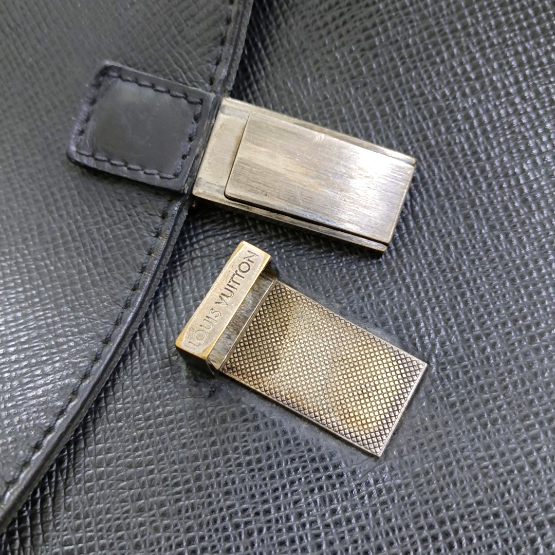 LOUIS VUITTON YARANGA Black Leather Embossed Single Shoulder Bag Tote Silver Hardware-(SKU)-942031838