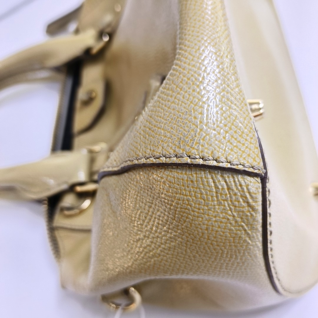 BURBERRY Khaki cowhide embossed handbag Golden hardware-(SKU)-953577933