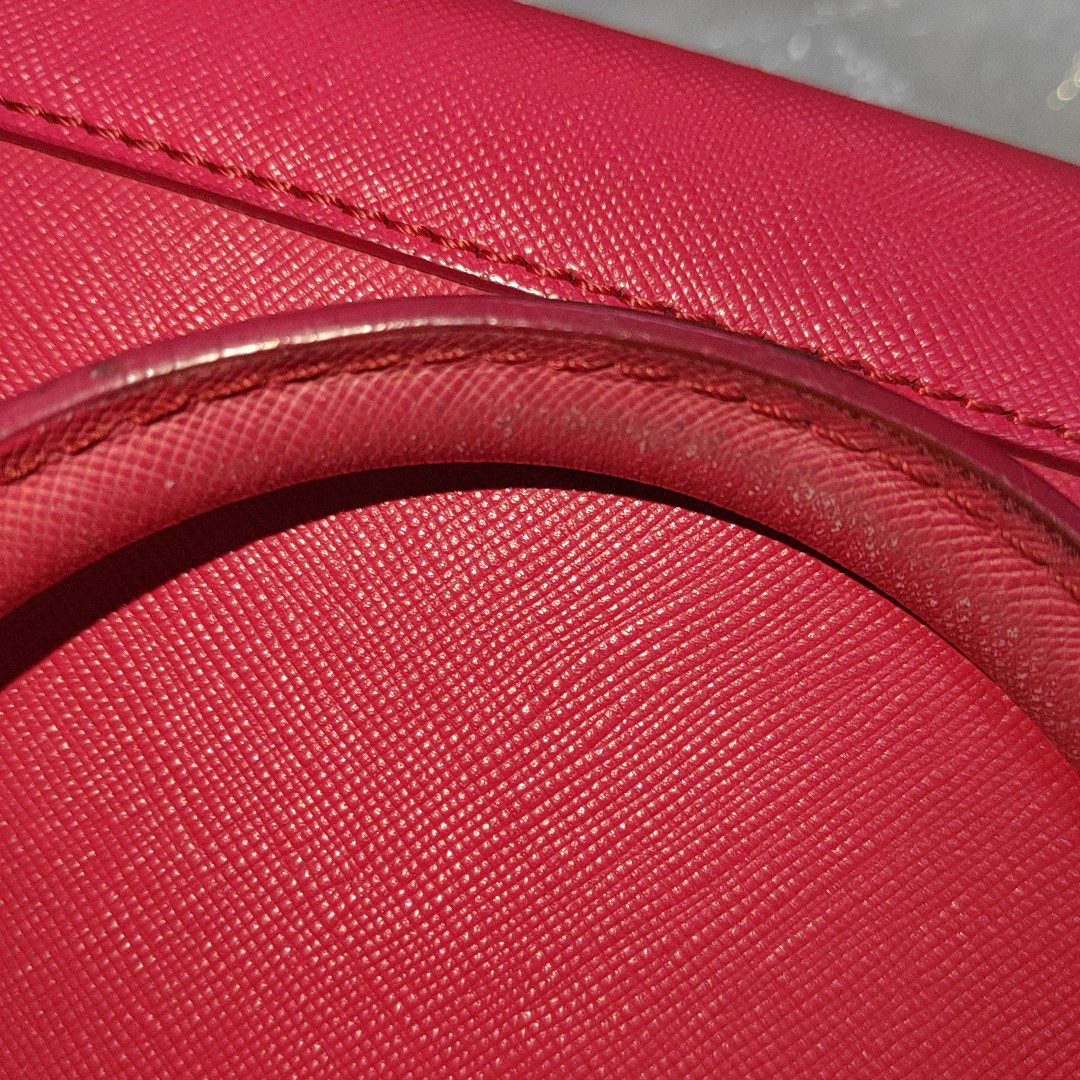 MCM NUOVO Red Leather Embossed Shoulder Bag Tote Bag Crossbody Bag Golden hardware Removable shoulder strap-(SKU)-14100965
