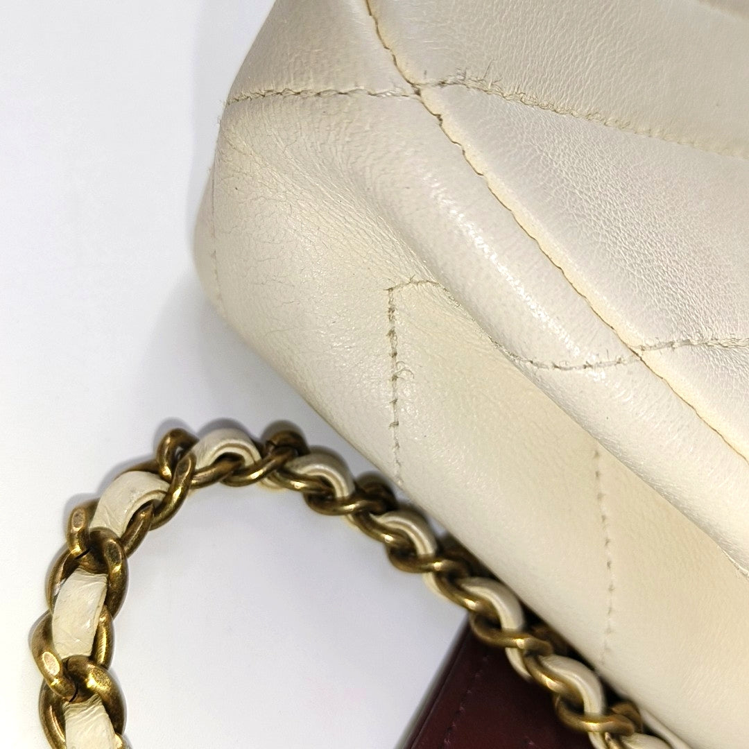 CHANEL THREAD AROUND White Lamb Skin Quilted V Pattern Shoulder Bag Crossbody Bag Gold Hardware 22 Opening Pockets-(SKU)-966841707