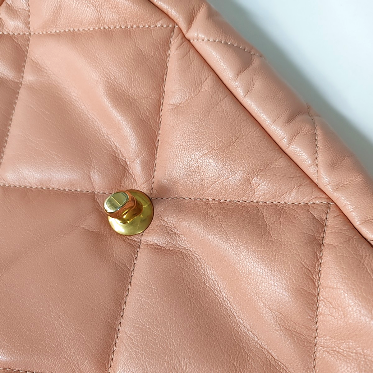 CHANEL CHANEL 19 Small Pink Lamb Leather Quilted Stitch Shoulder Bag Tote Bag Crossbody Bag Gold Rhodium Hardware 29 Clasp-(SKU)-954435140