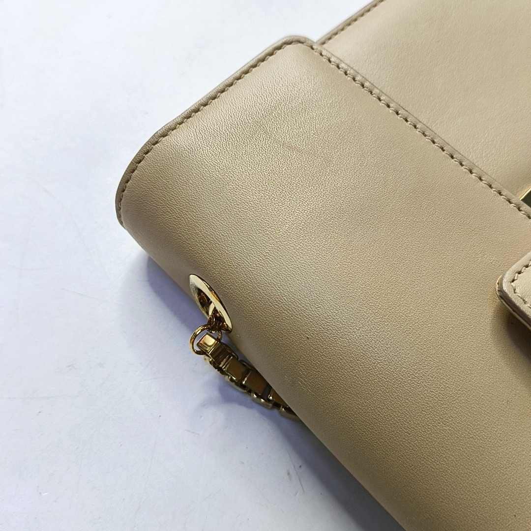 FERRAGAMO Thalia Khaki Calf Leather Crossbody Shoulder Bag Golden hardware Removable shoulder strap-(SKU)-943501059
