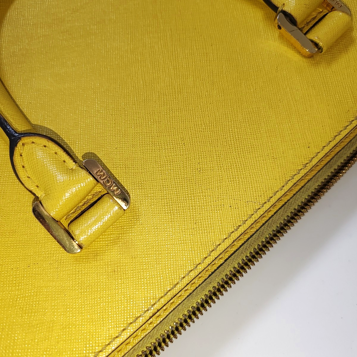 MCM NUOVO Yellow Leather Sling Shoulder Bag Golden hardware Removable shoulder strap-(SKU)-940313912
