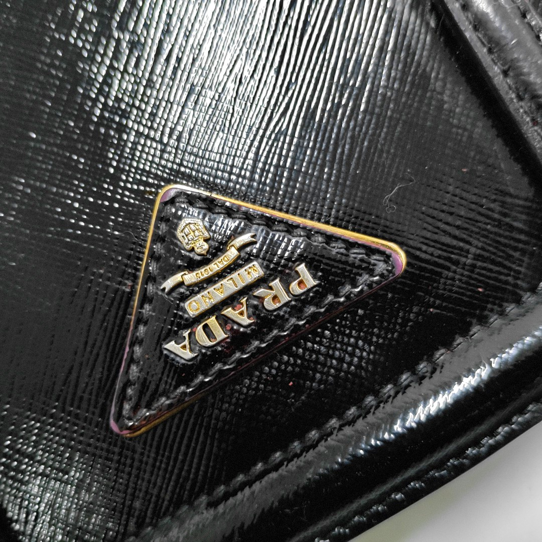 PRADA Slim Convertible Vernice Black Leather Logo Cross Grain Handbag Single Shoulder Bag Golden hardware-(SKU)-958471694