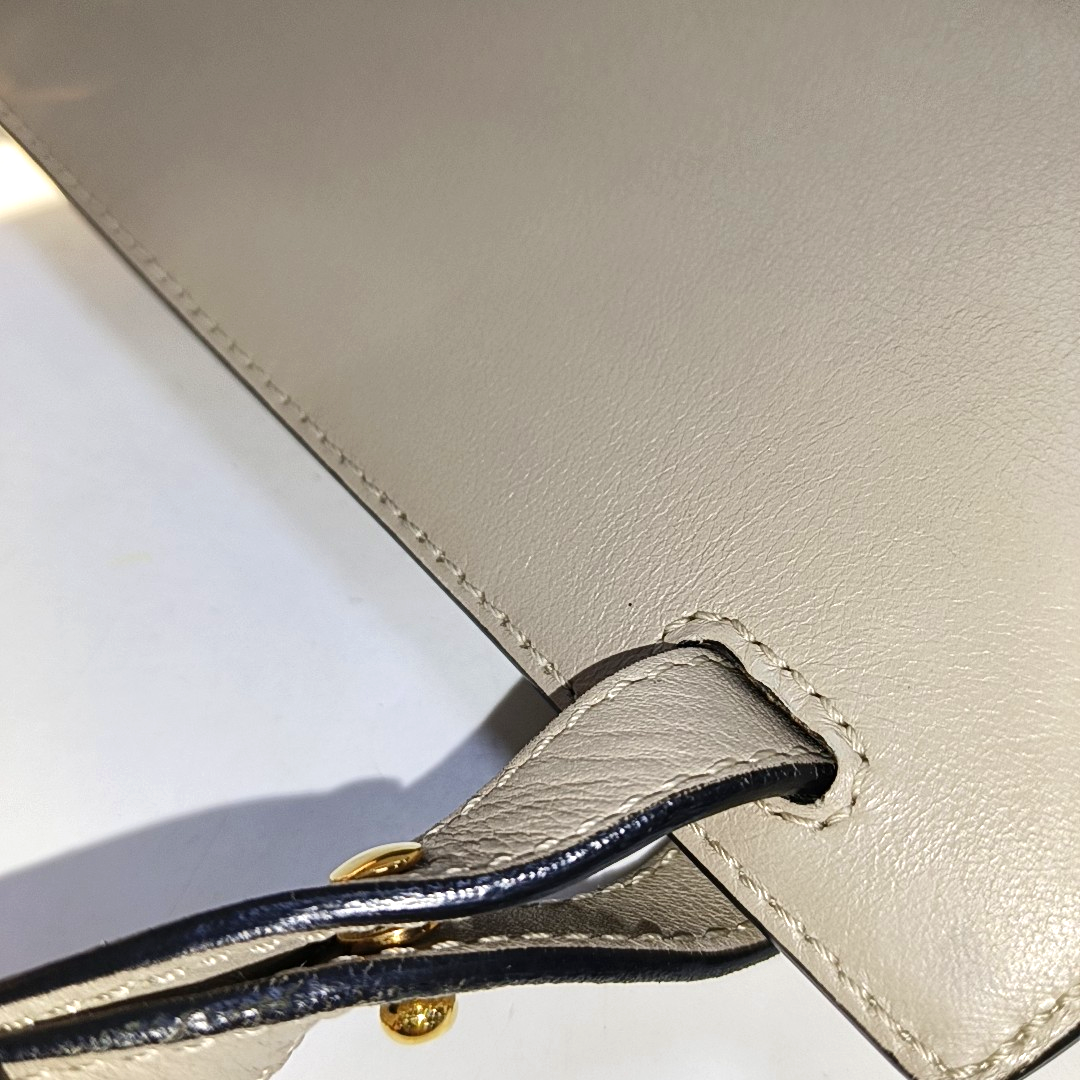 Chloé Georgia Light Gray Cowhide Crossbody Bag Golden hardware Removable shoulder strap-(SKU)-14414002