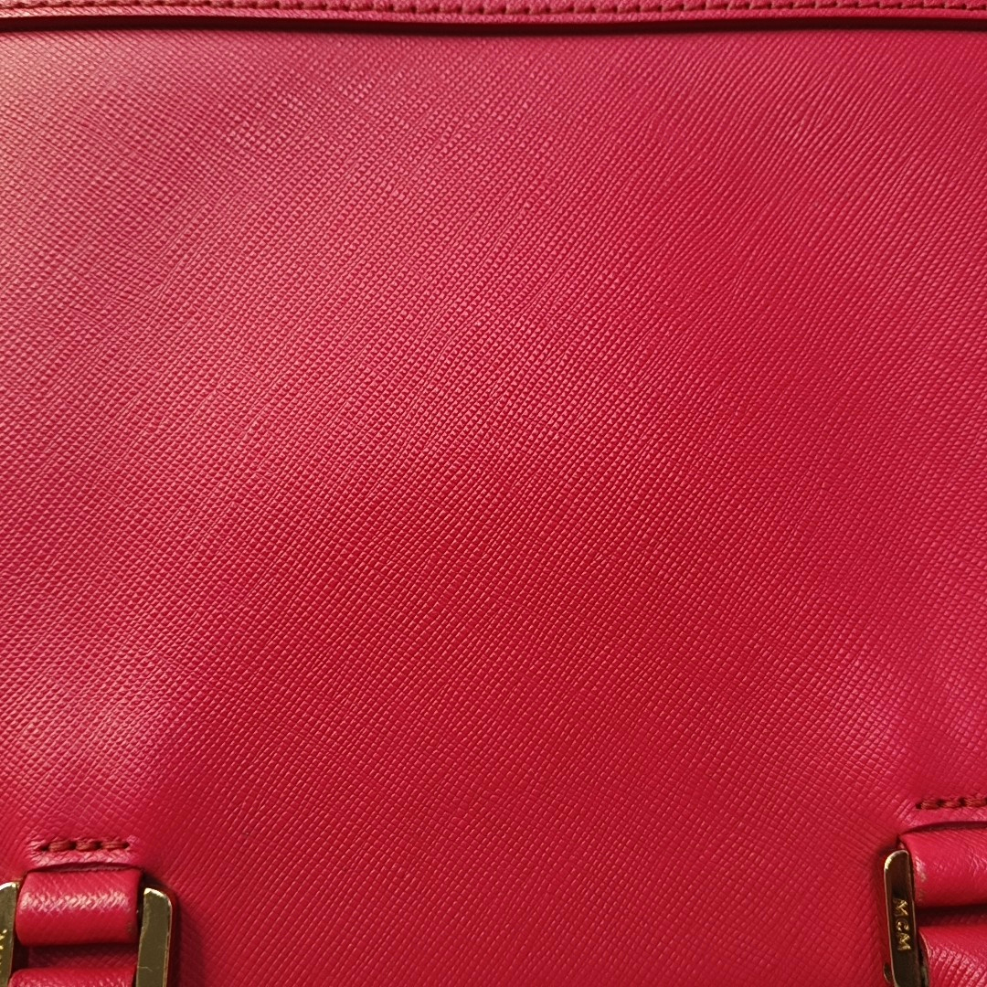 MCM NUOVO Hot Pink Leather Shoulder and Handbag Golden hardware Removable shoulder strap-(SKU)-943468994