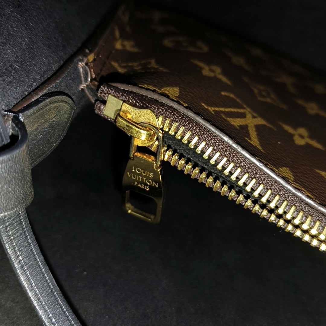 LOUIS VUITTON NÉONOÉ Medium Brown Coated Canvas Monogram Neverfull Shoulder Bag with Gold Hardware and Detachable Strap-(SKU)-966186595