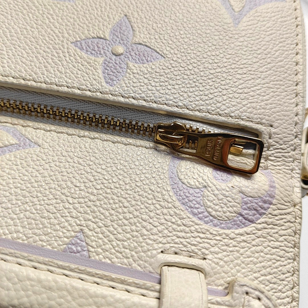 LOUIS VUITTON MÉTIS EAST WEST White Leather Monogram Embossed Messenger Bag Crossbody Tote Bag Shoulder Bag Golden Hardware Removable Shoulder Strap-(SKU)-963714224