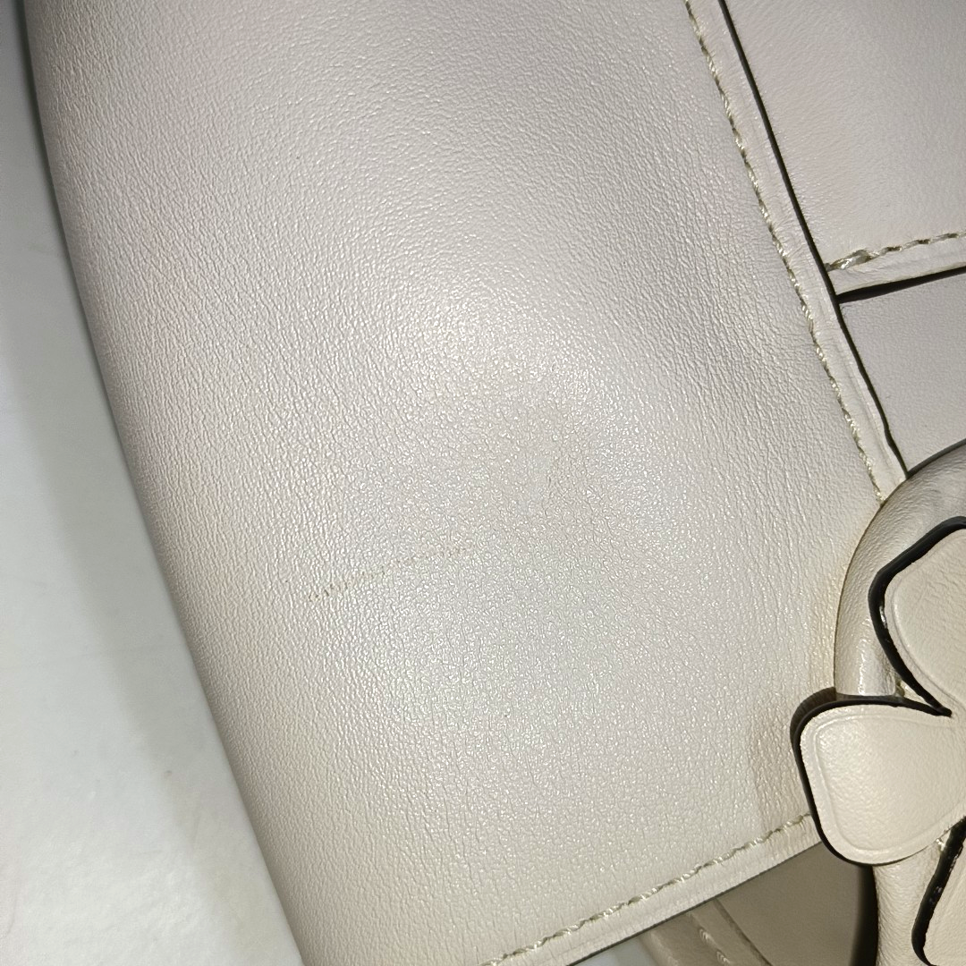 COACH COURIER White leather rivet patchwork single shoulder bag crossbody Golden hardware Removable shoulder strap-(SKU)-13839897