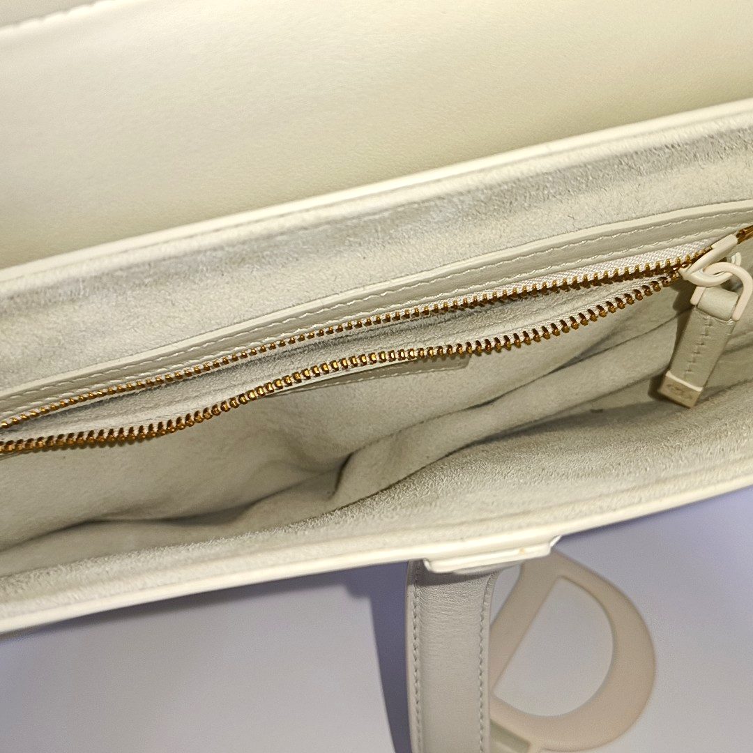 DIOR Saddle Small White Calfskin Saddle Bag Single Shoulder Bag and Tote with White Hardware-(SKU)-962207420