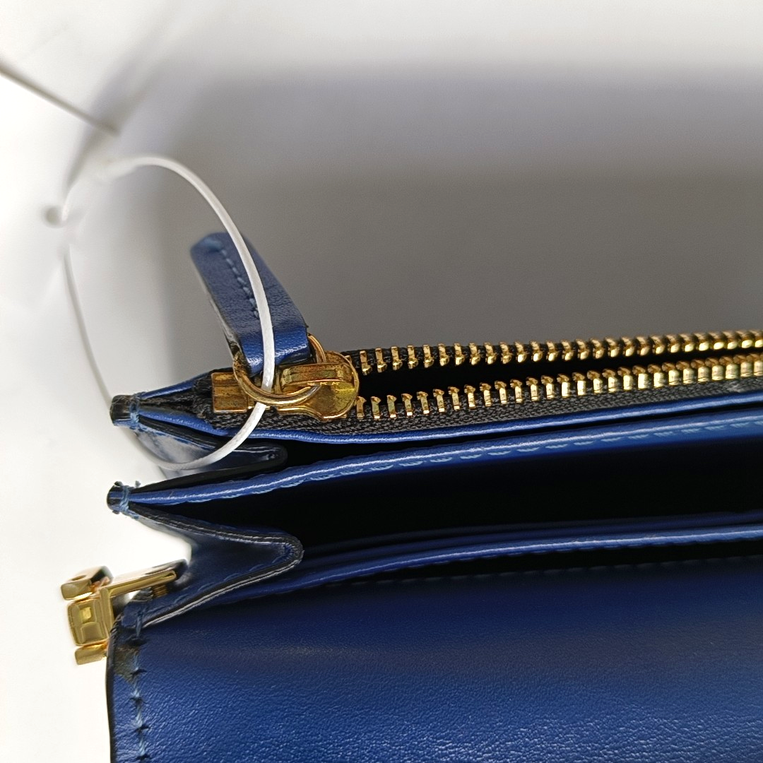 BURBERRY Langley Dark Blue Cow Leather Embossed Wallet Golden hardware-(SKU)-947970843