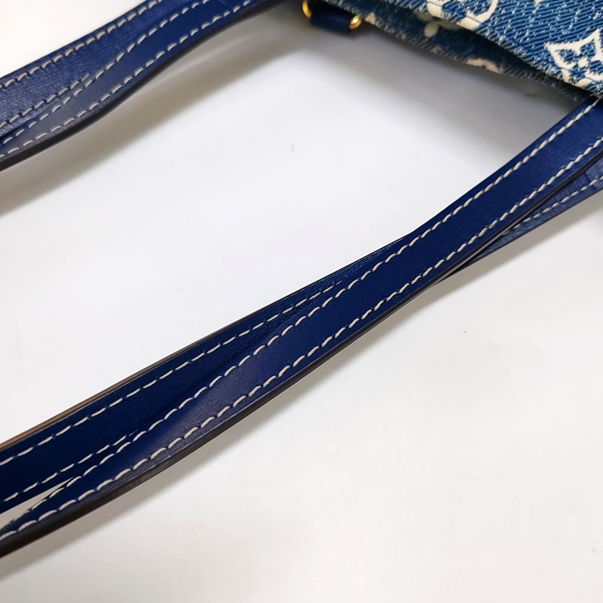 LOUIS VUITTON ONTHEGO Medium Blue Canvas Monogram Jungle Bag Crossbody Shoulder Bag with Golden Hardware-(SKU)-962523559