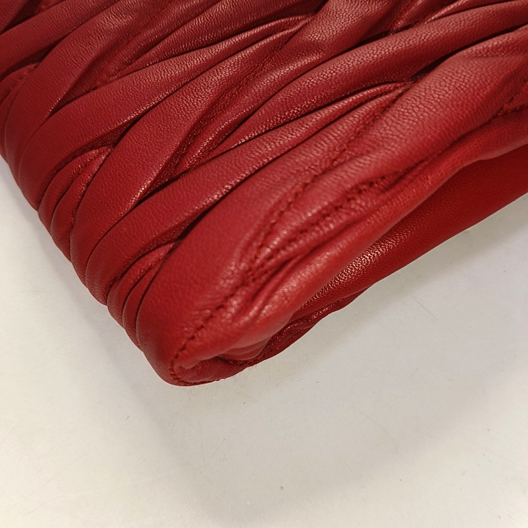Miu Miu Red Sheepskin Quilted Clutch Bag Handbag Single Shoulder Bag Golden hardware-(SKU)-957691909