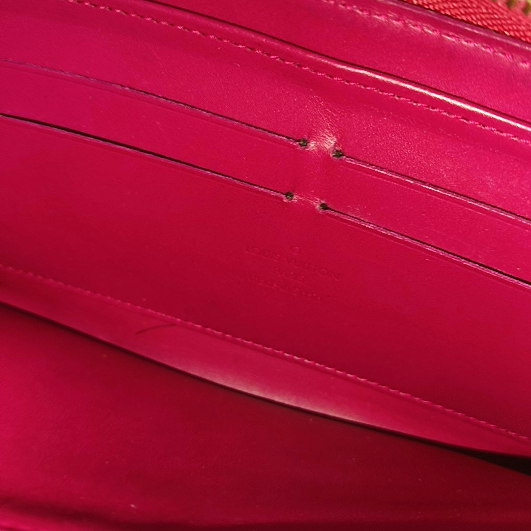 LOUIS VUITTON Fuchsia Patent Leather Crinkled Wallet Golden hardware-(SKU)-939810629