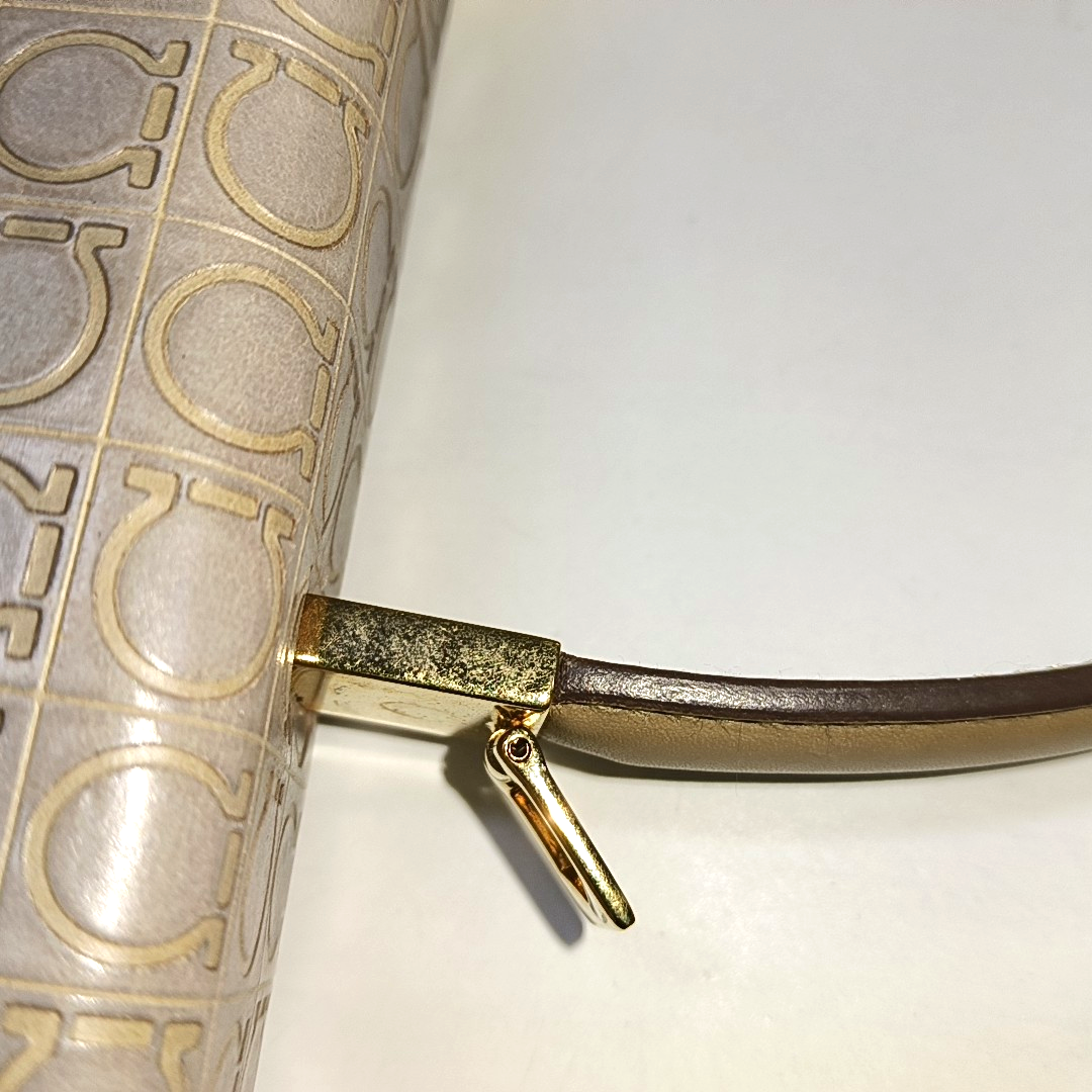 FERRAGAMO Kelly Khaki Leather Tote Golden hardware-(SKU)-14500096