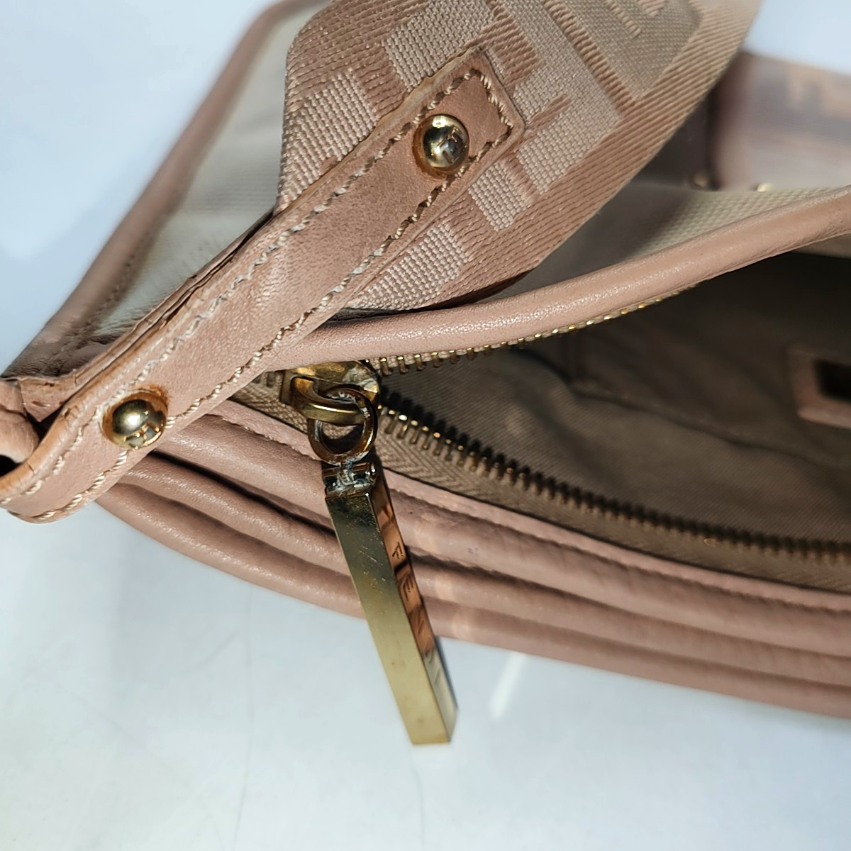 FENDI 米色帆布双F提花斜挎包Handheld包Shoulder Bag Golden hardware-(SKU)-945606964
