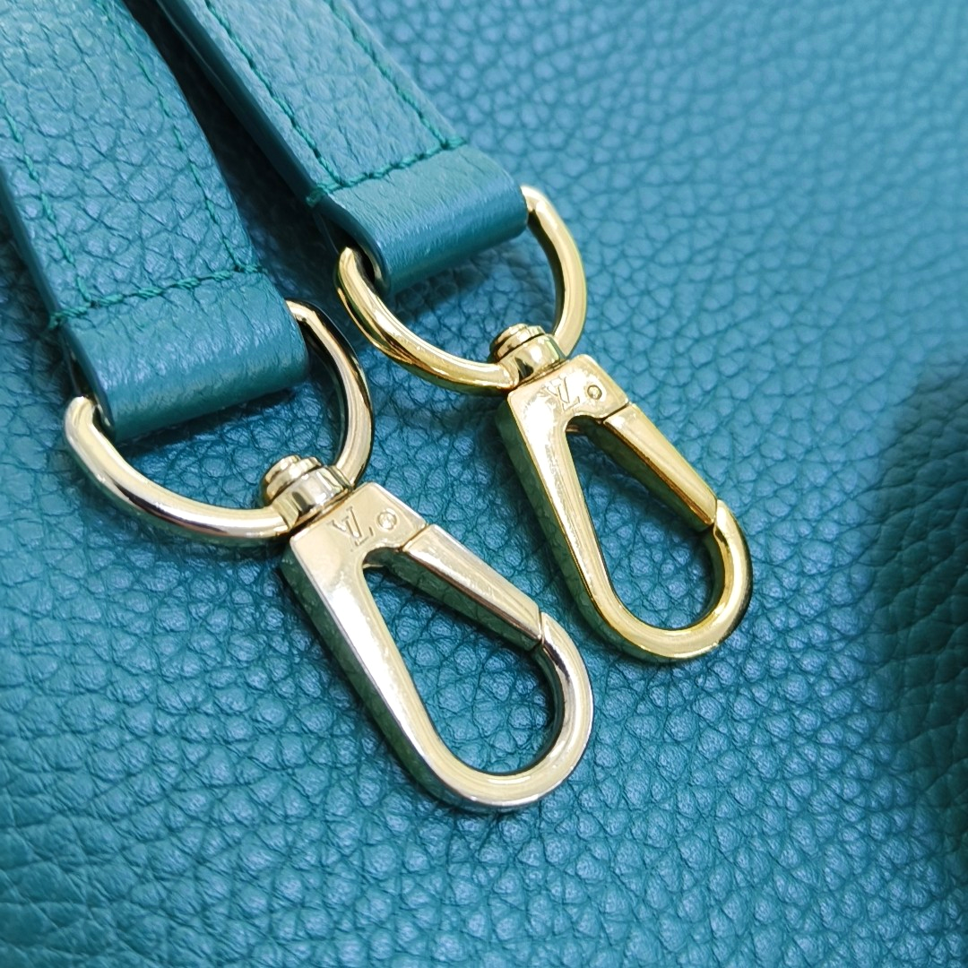 LOUIS VUITTON CAPUCINES BB Green Leather Diagonal Shoulder Bag with Detachable Strap-(SKU)-955038701