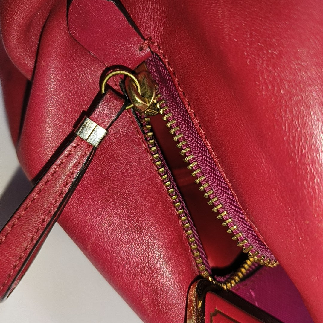 COACH Hot Pink Leather Shoulder, Handbag, and Crossbody Bag Golden hardware-(SKU)-930591818