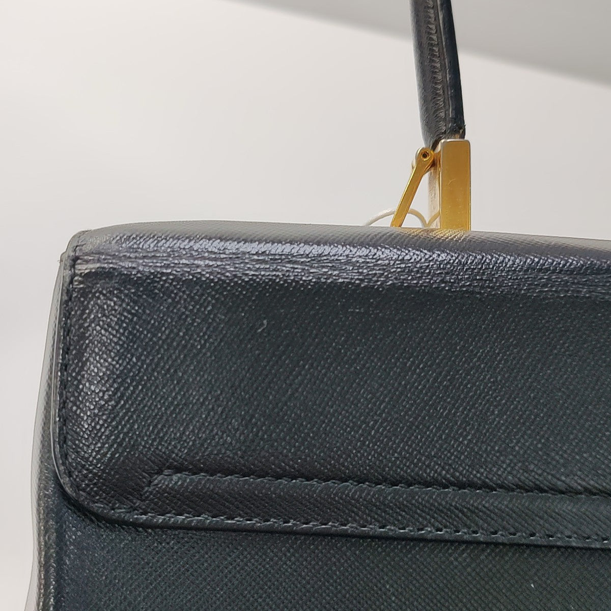 FERRAGAMO Kelly Black leather handbag Golden hardware-(SKU)-943448545