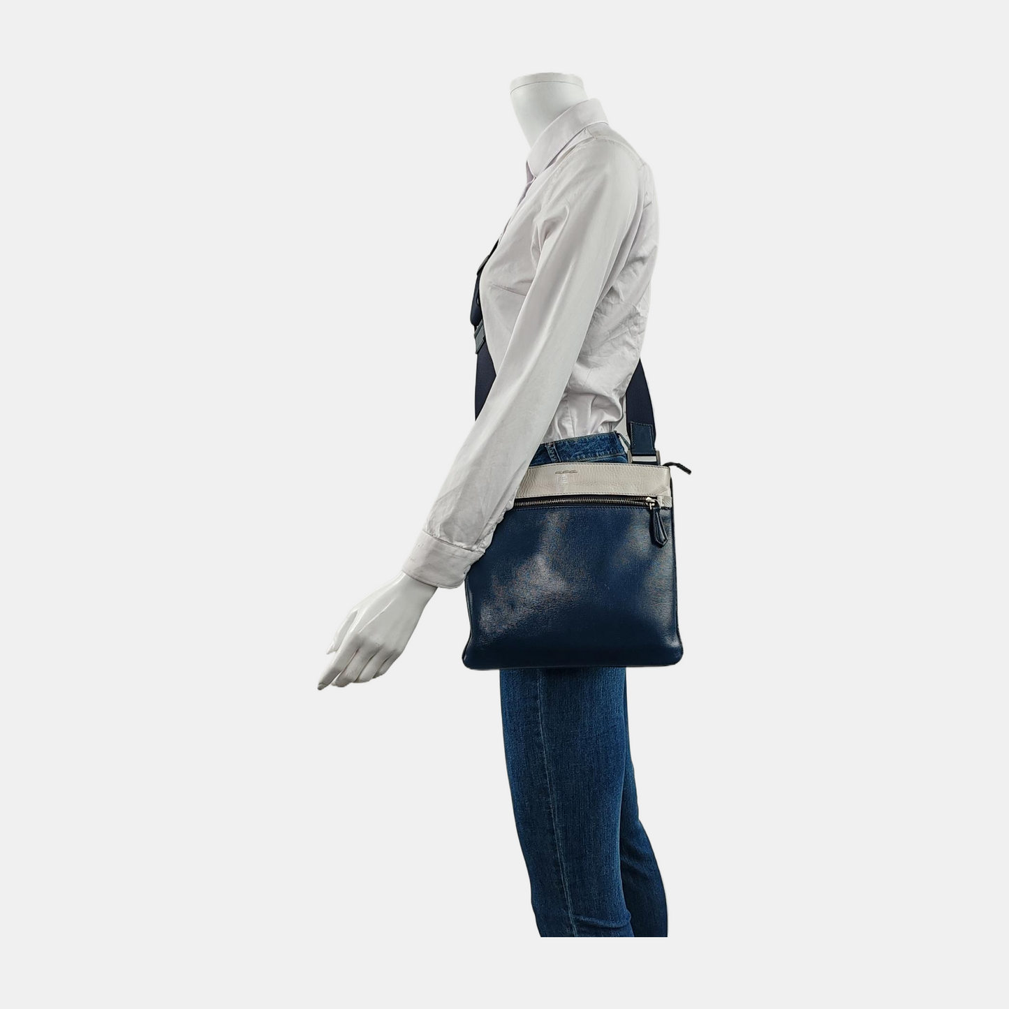 FENDI Dark blue cowhide shoulder bag Silver Hardware-(SKU)-946008239