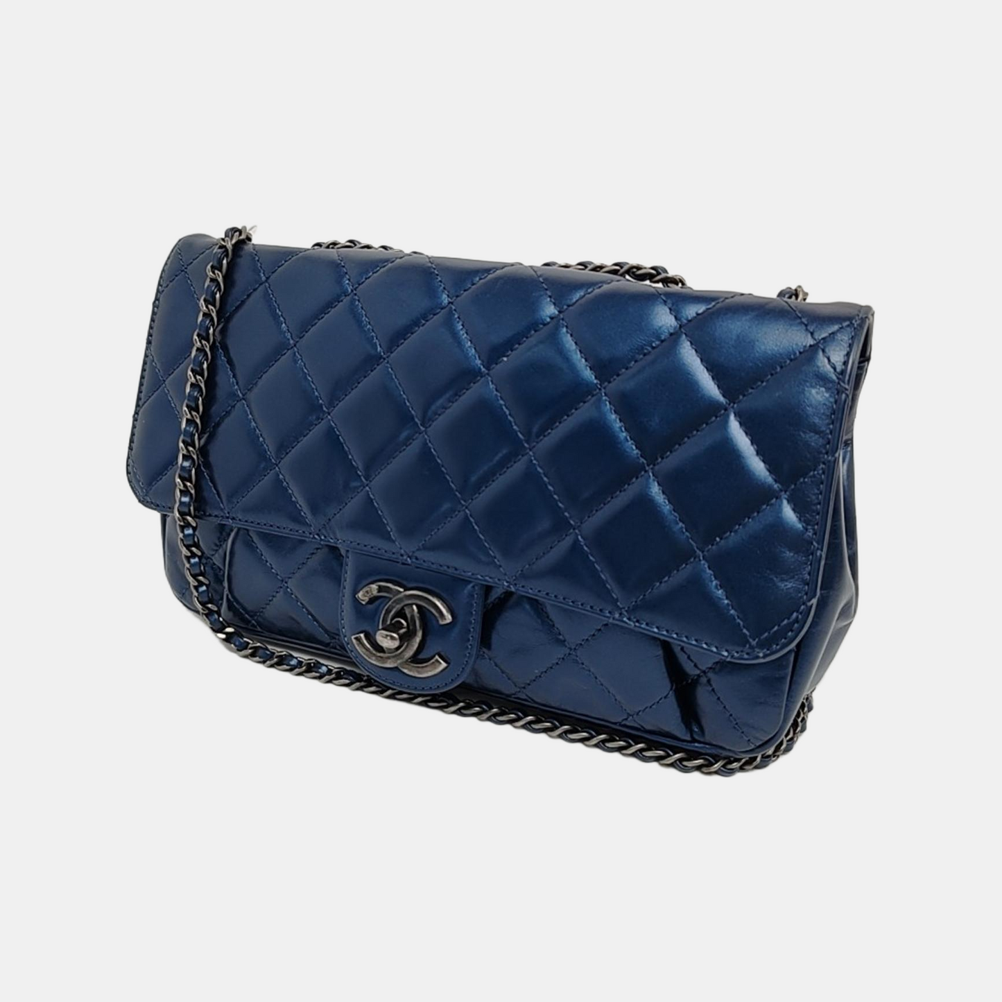 CHANEL CLASSIC FLAP Medium Dark Blue Calfskin Quilted Matelassé Shoulder Bag Rutenium Hardware 22 Clasp-(SKU)-946830693