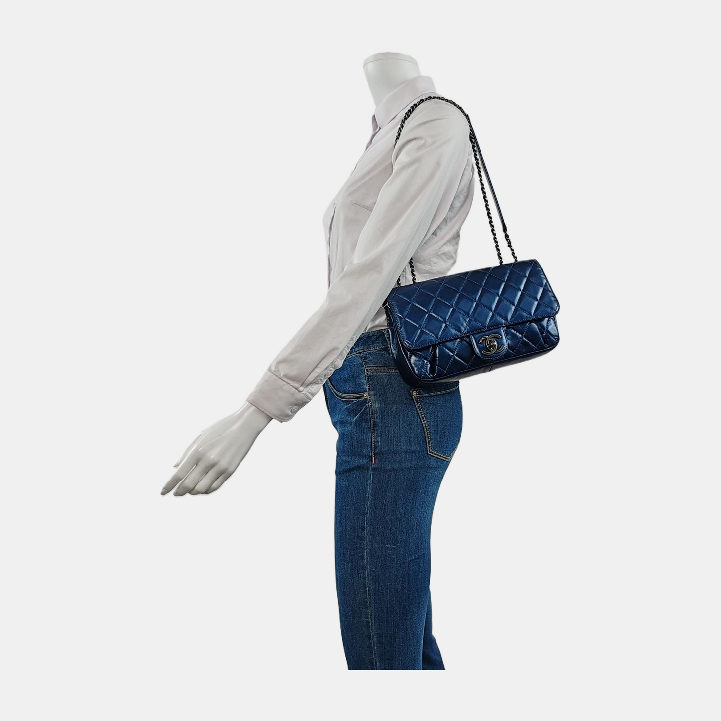 CHANEL CLASSIC FLAP Medium Dark Blue Calfskin Quilted Matelassé Shoulder Bag Rutenium Hardware 22 Clasp-(SKU)-946830693