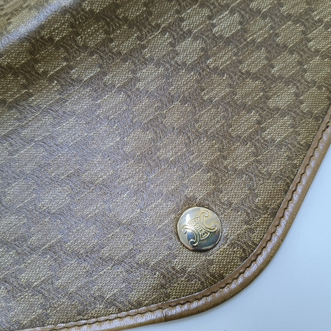CELINE Khaki Coated Canvas Triumph Clutch Golden hardware-(SKU)-954586171