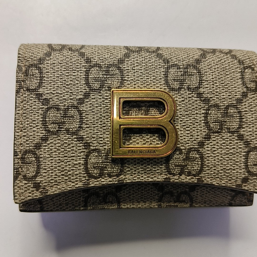 GUCCI The Hacker Project Beige Canvas Monogram Money Wallet Golden hardware-(SKU)-955112285