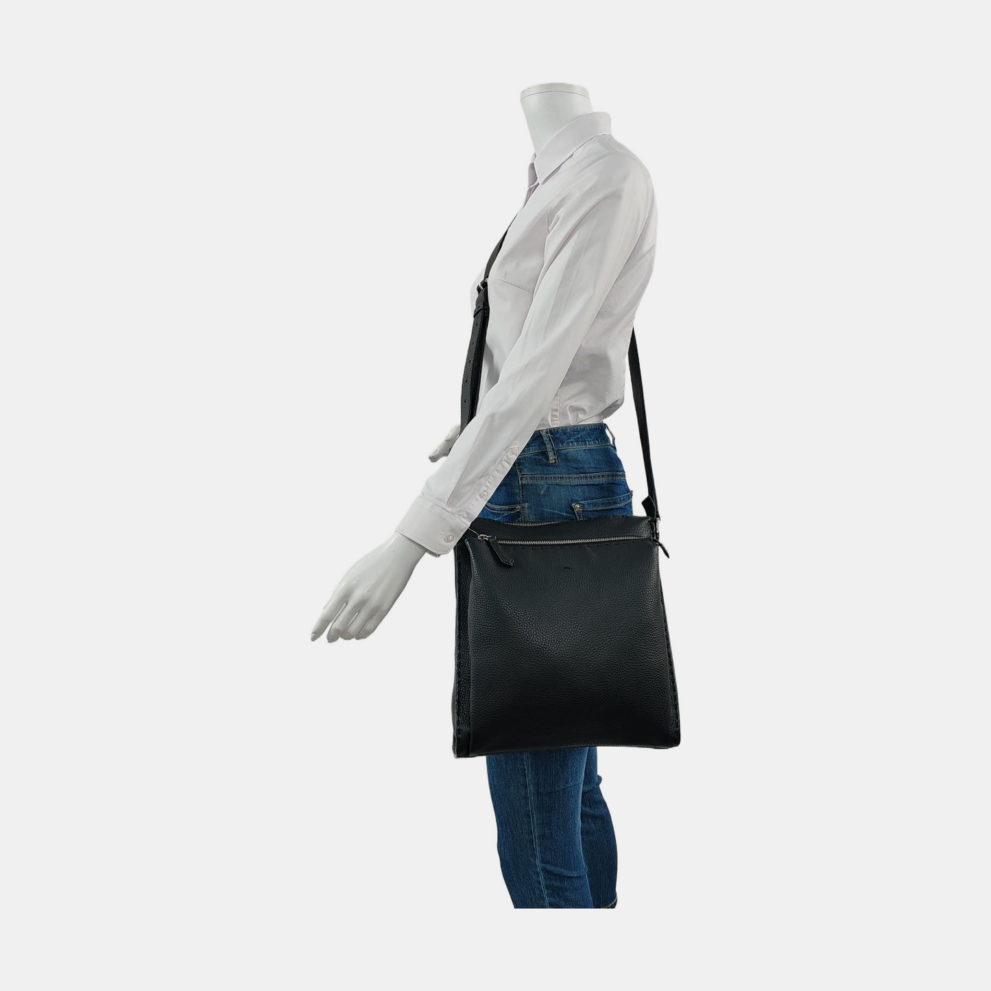 FENDI Black Cowhide Single Shoulder Bag Crossbody Bag Silver Hardware-(SKU)-940042749