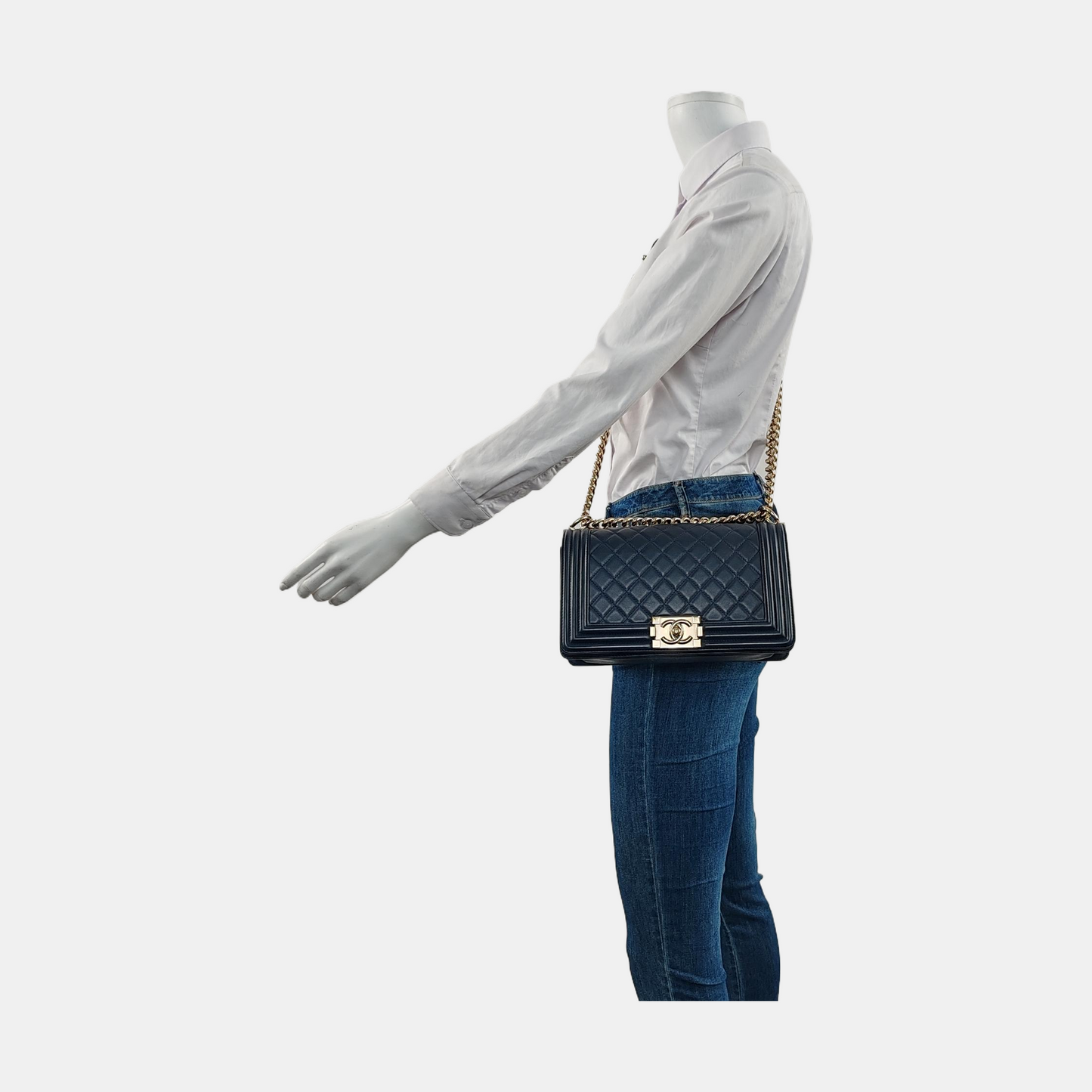CHANEL BOY CHANEL Medium Deep Blue Leather Grained Crossbody Bag Single Shoulder Bag with Gold Hardware 25 opening Removable Strap-(SKU)-957834137