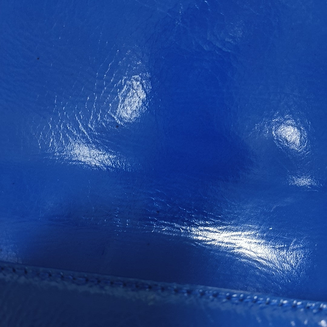 CHANEL BOY CHANEL Medium Blue Patent Calfskin Quilted V Crossbody Shoulder Bag Silver and Blue Hardware 25 Opening Removable Shoulder Strap-(SKU)-958774113