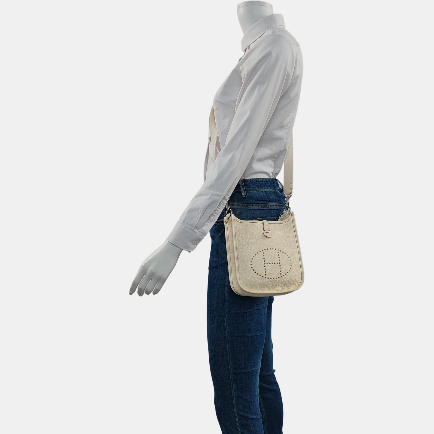 HERMÈS Evelyne TPM cream white Clemence leather perforated Evelyne crossbody bag shoulder bag removable shoulder strap-(SKU)-962616026