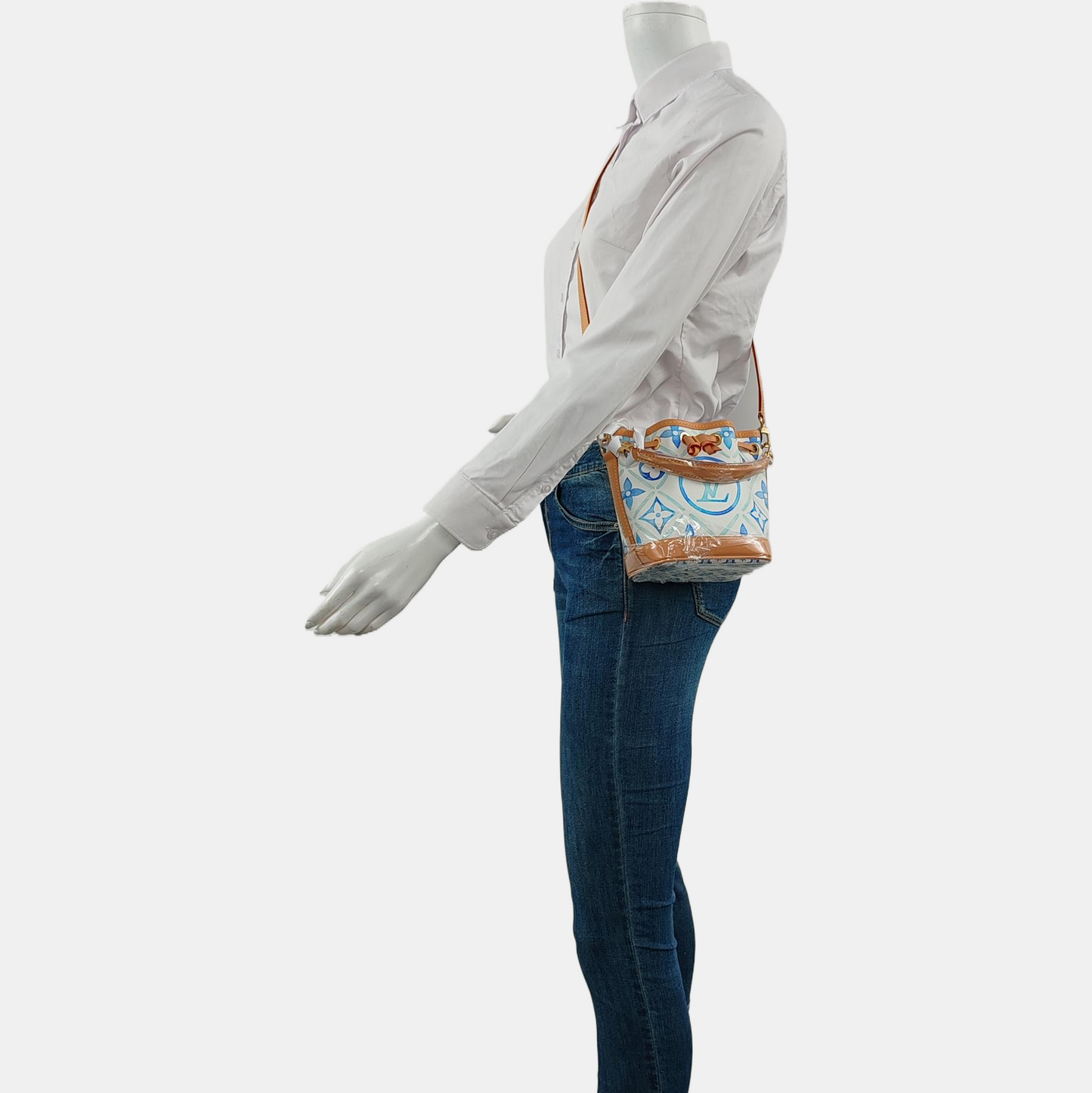 LOUIS VUITTON NOÉ Nano White Coated Canvas Monogram Shoulder Bag with Gold Hardware and 2 Detachable Straps-(SKU)-962961860