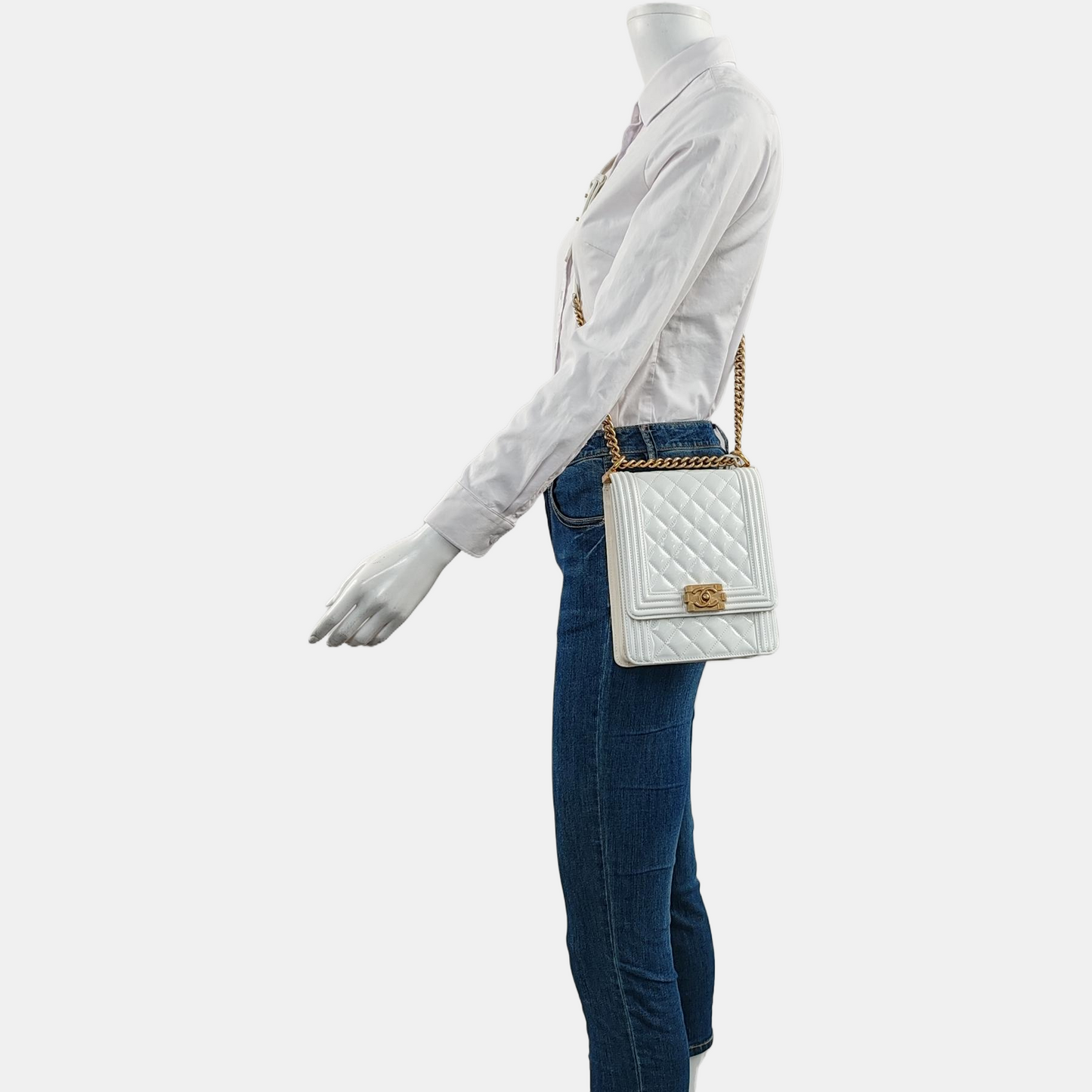 CHANEL BOY CHANEL White Patent Leather Quilted Shoulder Bag Crossbody Bag Gold Hardware 26 Clasp Detachable Strap-(SKU)-963892900