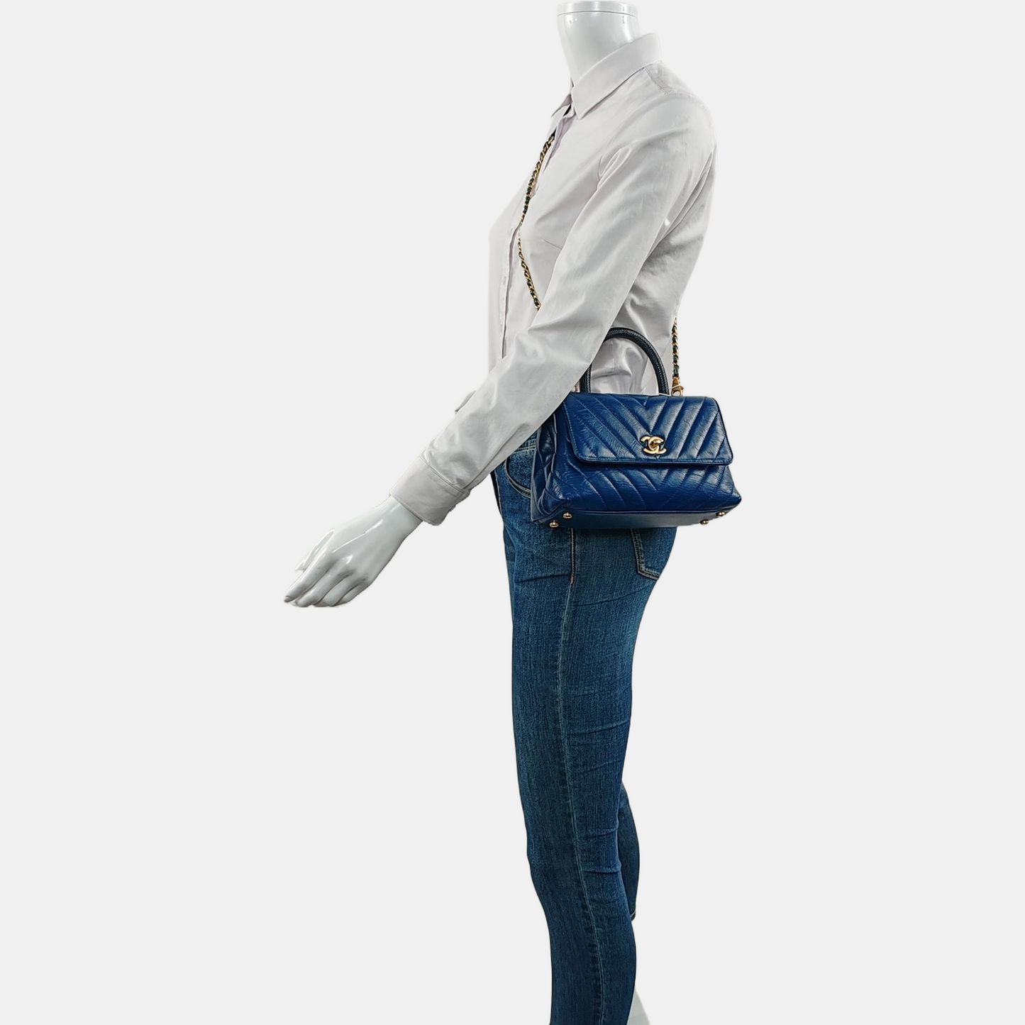 CHANEL COCO HANDLE Medium Size Blue Calfskin Quilted V Pattern Single Shoulder Bag with Gold Hardware 25 Compartments Removable Shoulder Strap-(SKU)-965602661