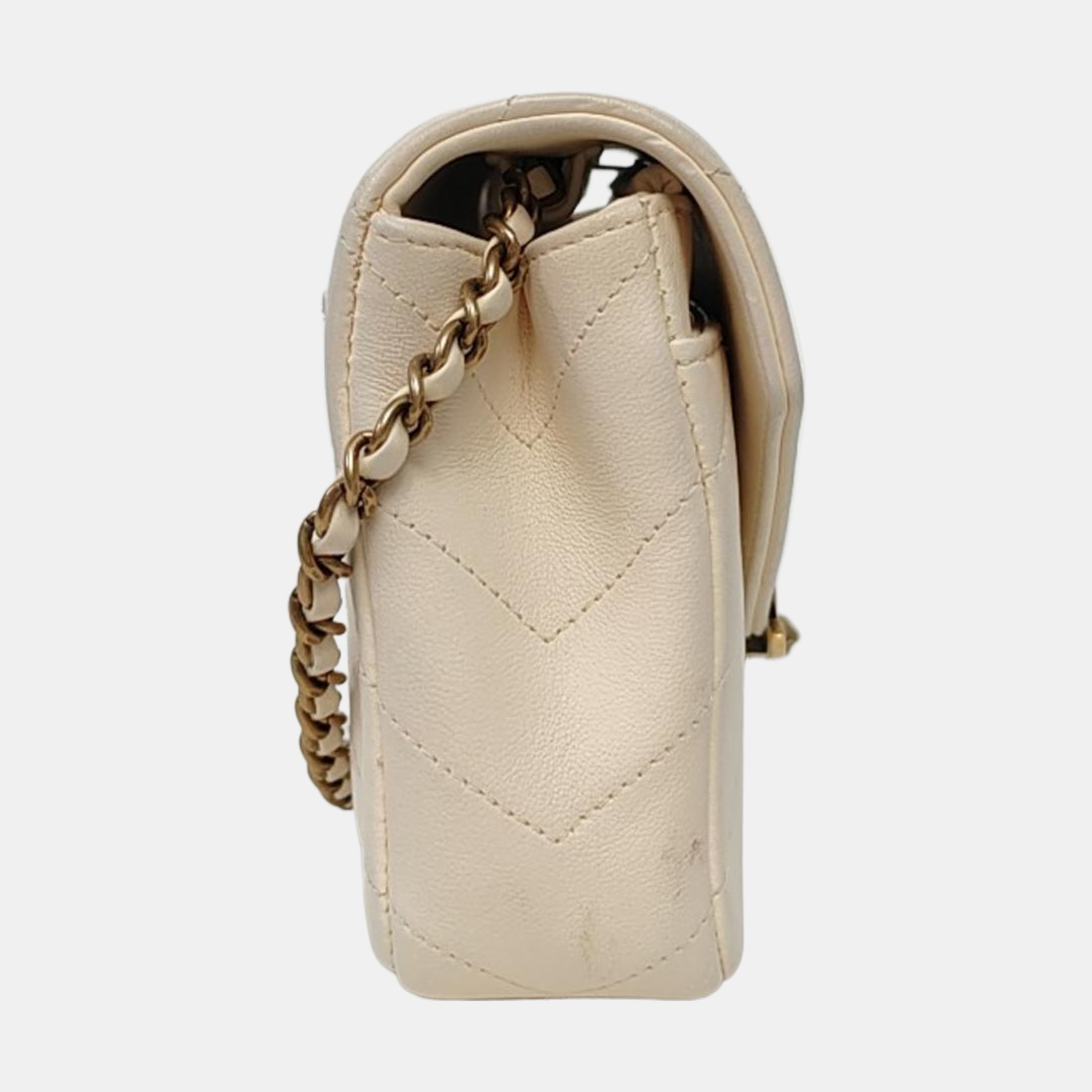 CHANEL THREAD AROUND White Lamb Skin Quilted V Pattern Shoulder Bag Crossbody Bag Gold Hardware 22 Opening Pockets-(SKU)-966841707