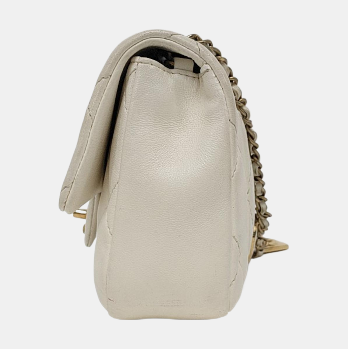 CHANEL CLASSIC FLAP Mini White Lamb Skin Quilted Crossbody Shoulder Bag with Gold Hardware-(SKU)-967034781