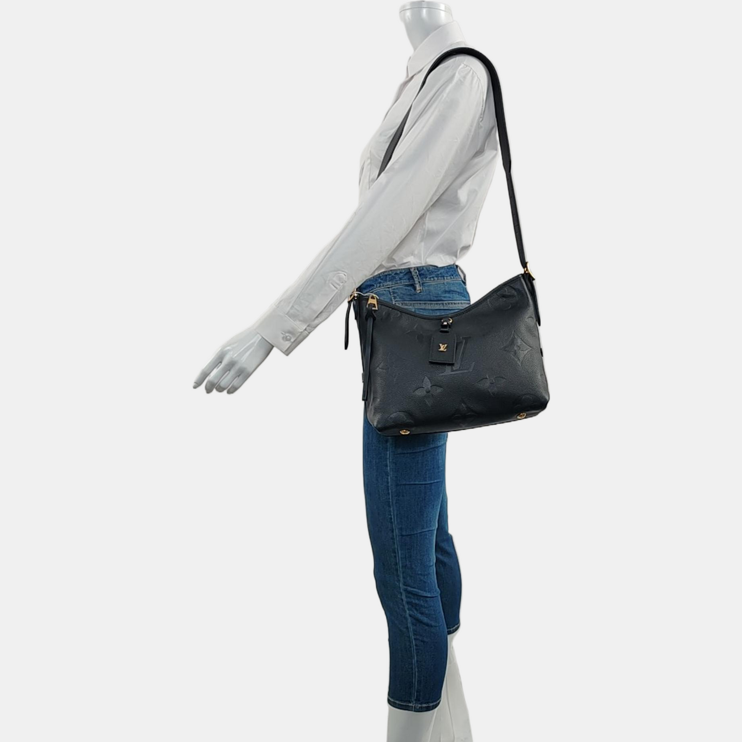 LOUIS VUITTON CARRYALL Small size black leather Monogram embossed black samurai crossbody bag, gold hardware, interior pocket, removable shoulder strap, complete accessories-(SKU)-967863888