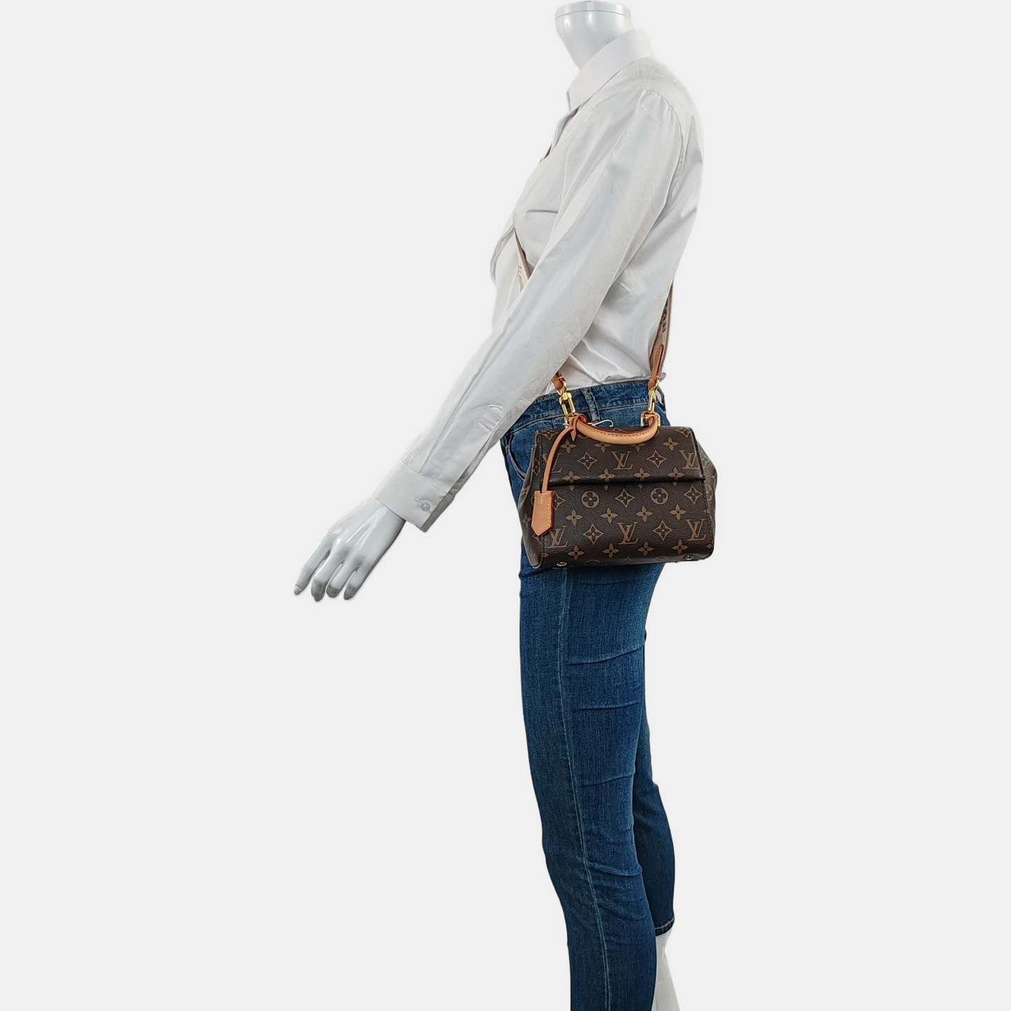 LOUIS VUITTON CLUNY Small Brown Monogram Canvas Shoulder Bag with Shoulder Strap, Gold Hardware, Detachable Strap-(SKU)-967532132