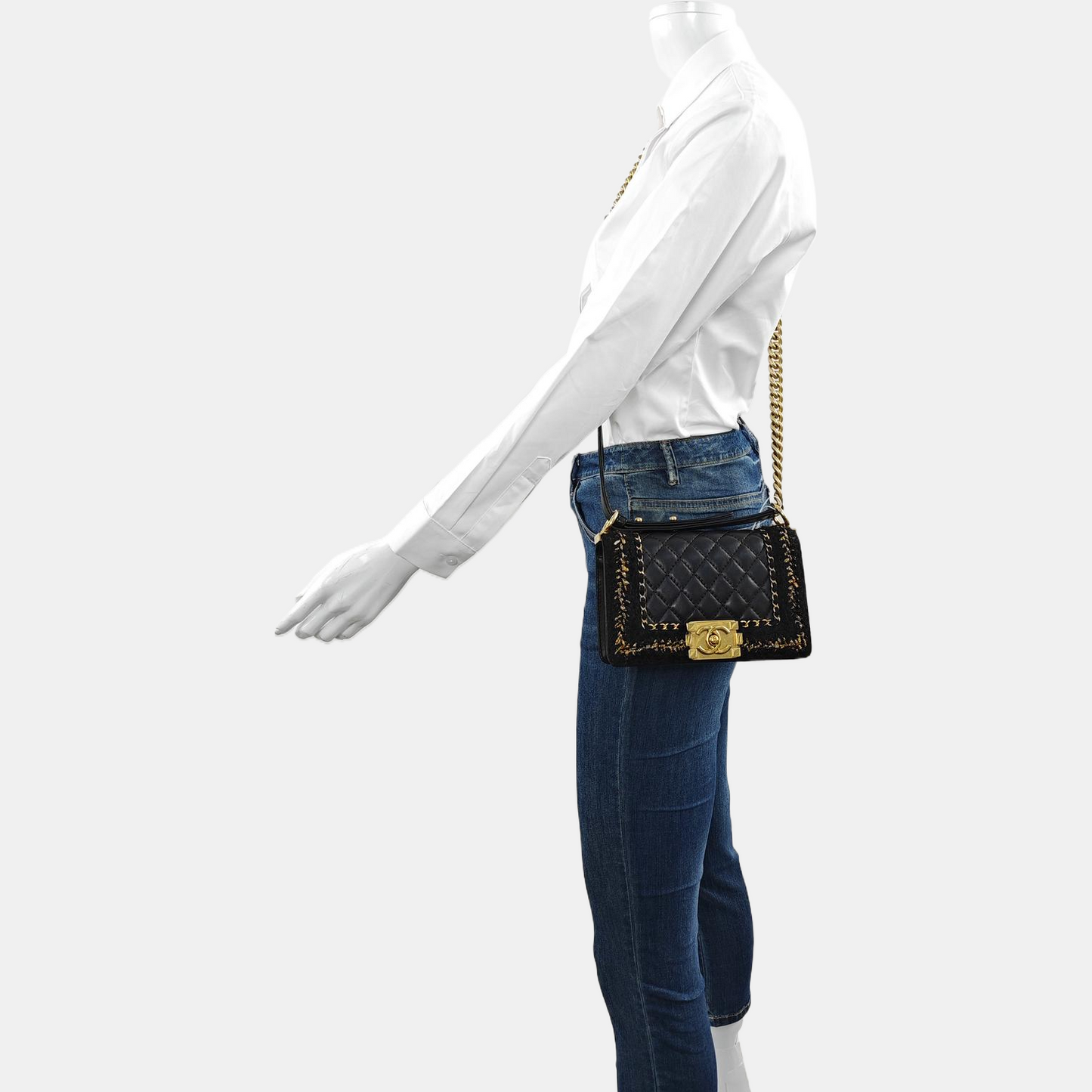 CHANEL BOY CHANEL Small Size Black Calfskin Quilted Diagonal Bag, Shoulder Bag with Detachable Strap, Golden Hardware, 23 Clasps-(SKU)-968888803